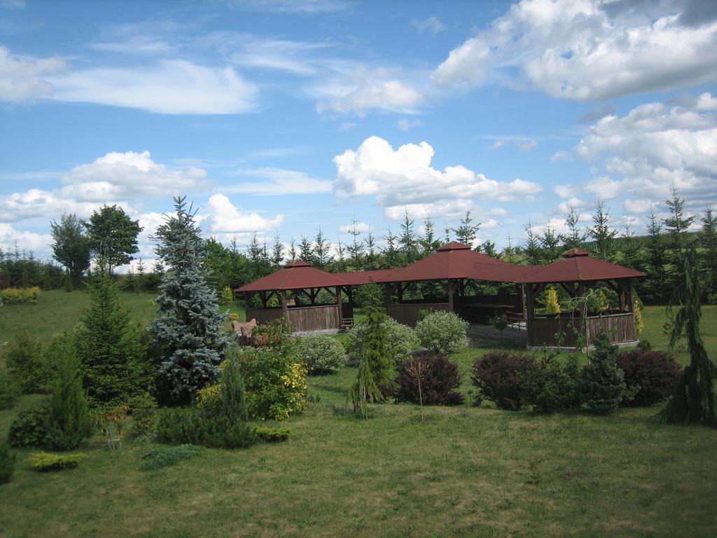 Gosciniec Rycerski Bed & Breakfast Paprotki ภายนอก รูปภาพ