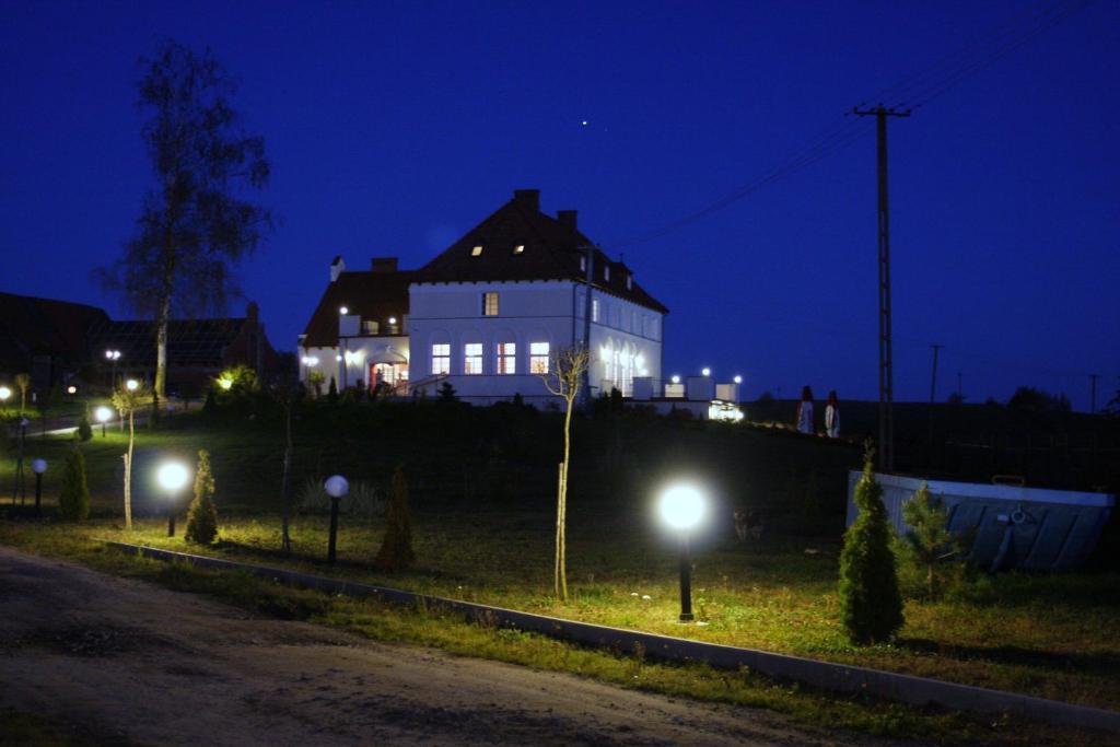 Gosciniec Rycerski Bed & Breakfast Paprotki ภายนอก รูปภาพ