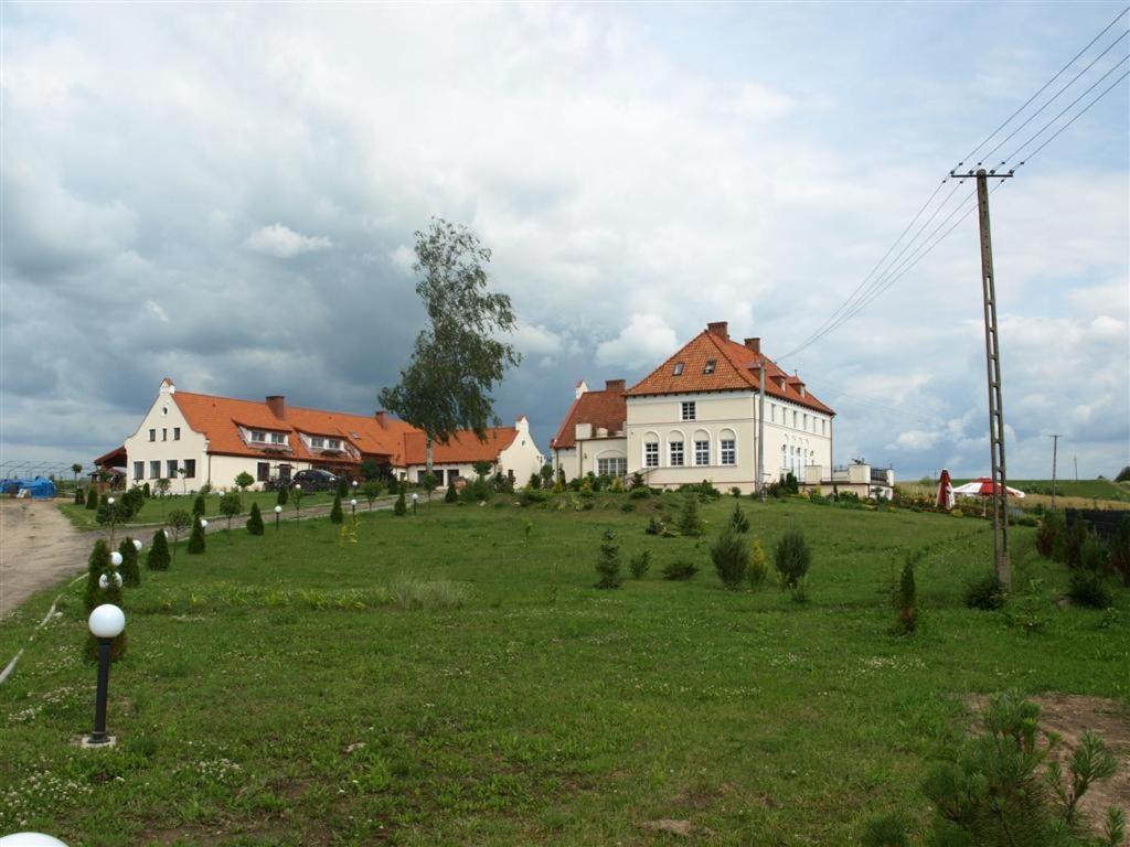 Gosciniec Rycerski Bed & Breakfast Paprotki ภายนอก รูปภาพ
