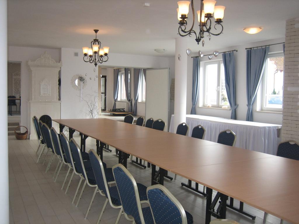 Gosciniec Rycerski Bed & Breakfast Paprotki ภายนอก รูปภาพ