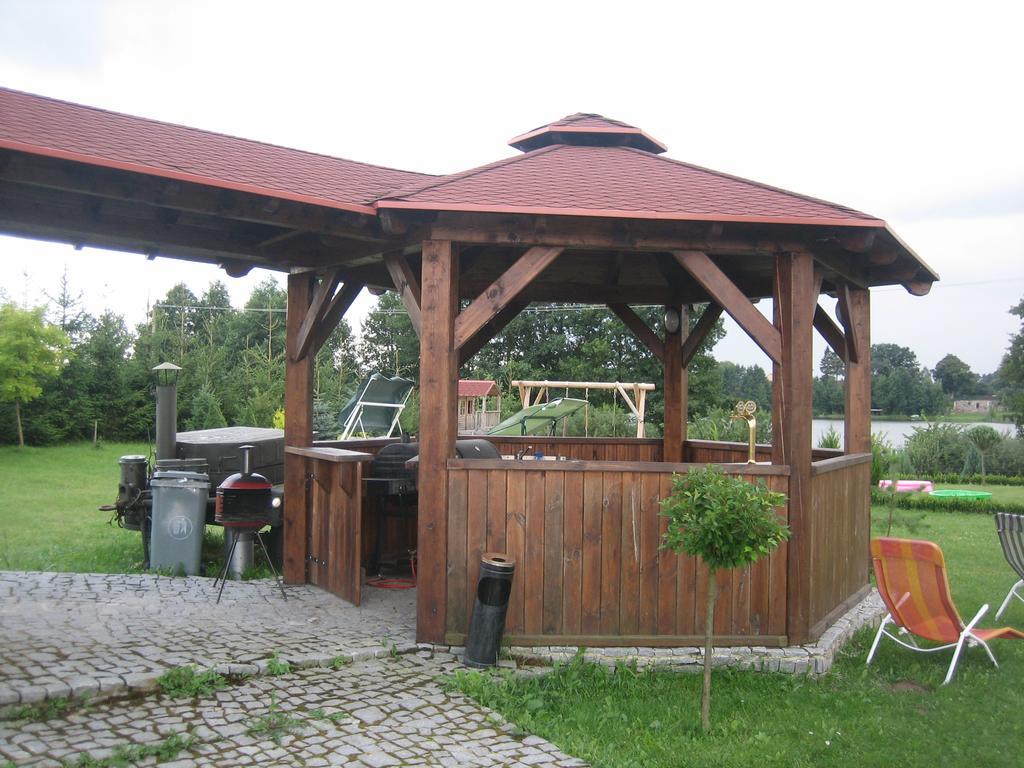 Gosciniec Rycerski Bed & Breakfast Paprotki ภายนอก รูปภาพ