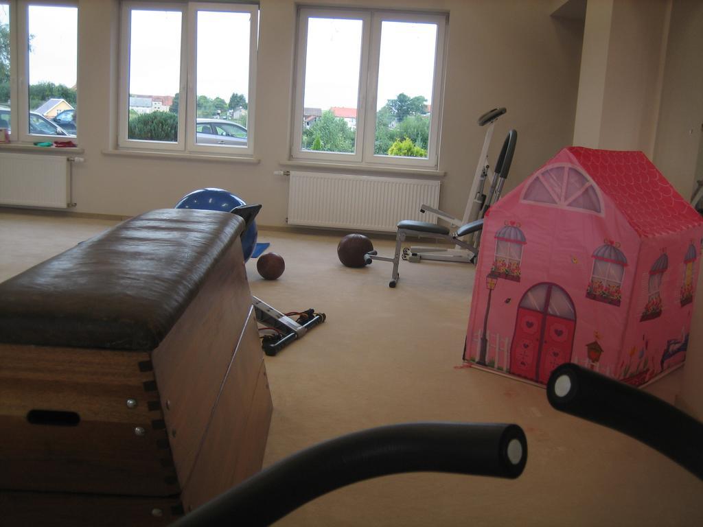 Gosciniec Rycerski Bed & Breakfast Paprotki ภายนอก รูปภาพ